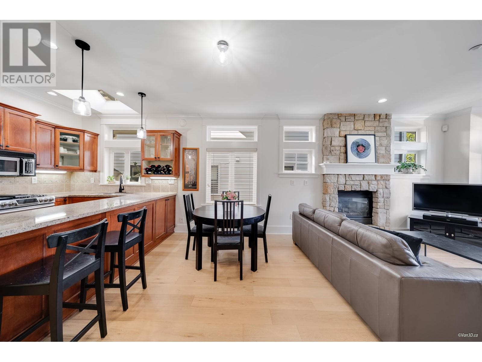 186 W 16th Avenue, Vancouver, British Columbia  V5Y 1Y7 - Photo 2 - R2983920