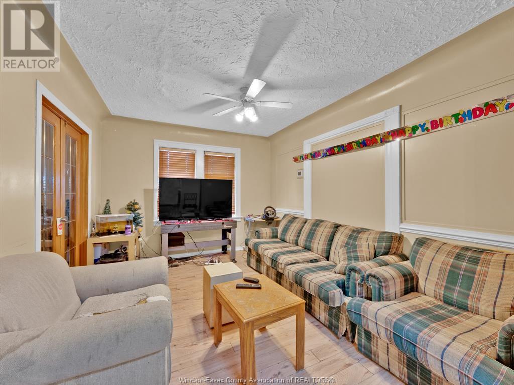 Property at 653 JOSEPHINE AVENUE image 4