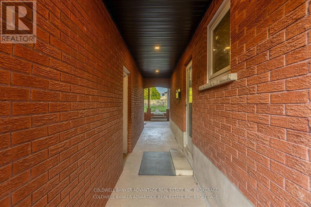110 Garner Avenue, Welland, Ontario  L3B 2X9 - Photo 28 - X12061536
