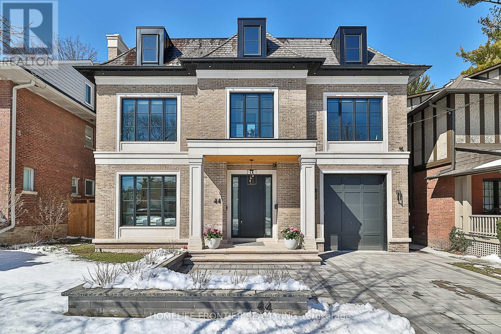 Property at 44 ALEXANDRA BOULEVARD image 1