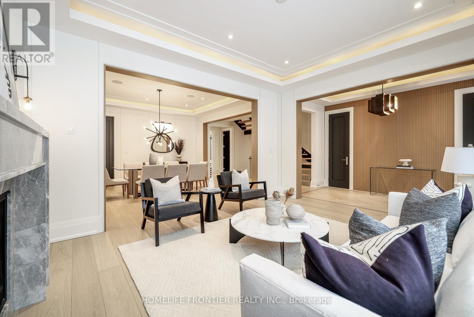 Property at 44 ALEXANDRA BOULEVARD image 4