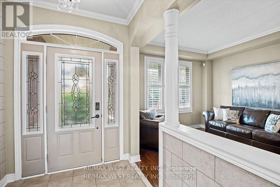 Property at 17 HAWKRIDGE TRAIL image 2