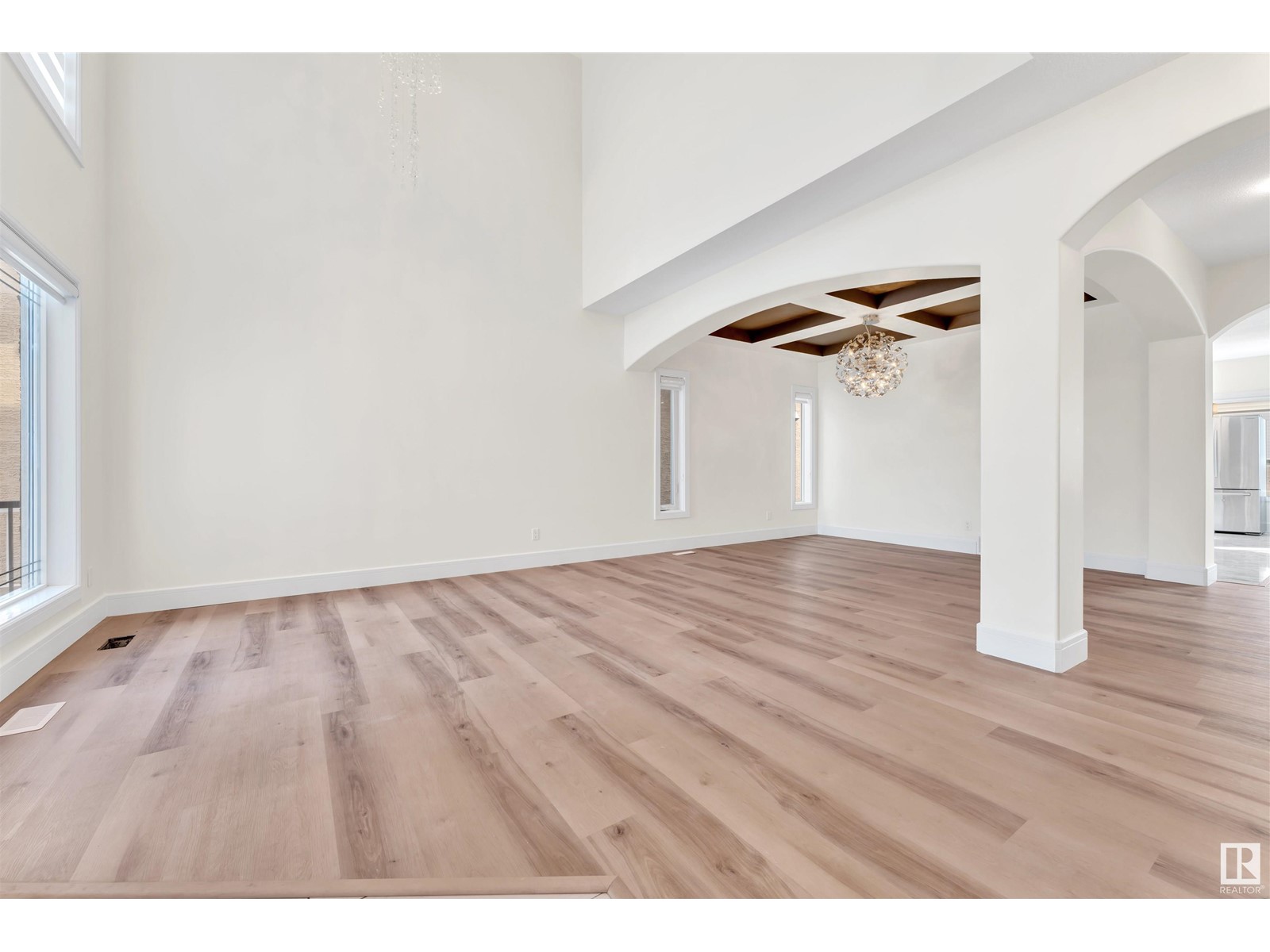 Property at 16713 61 ST NW image 3