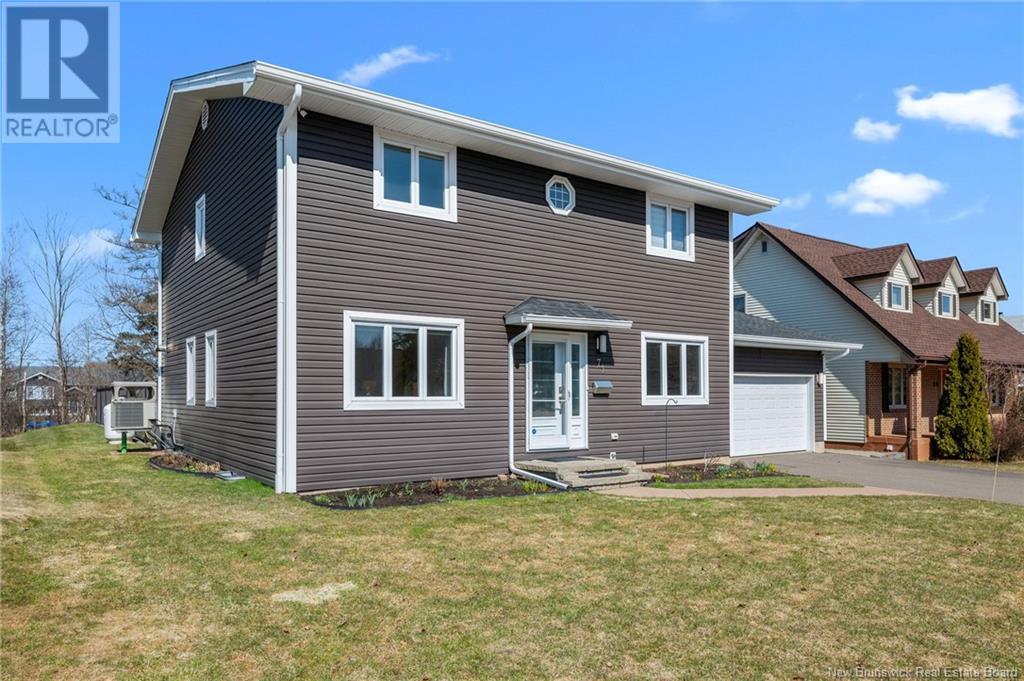 Property at 71 Tamarack Terrace image 3