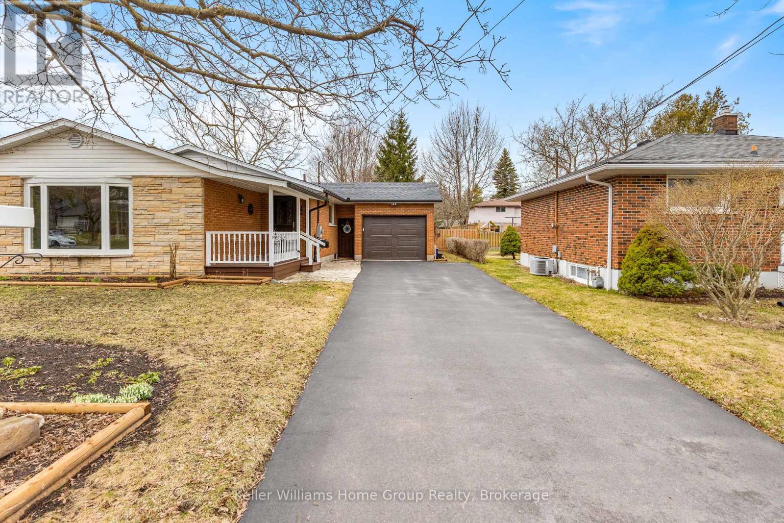 Property at 9 SUNNYLEA CRESCENT image 3