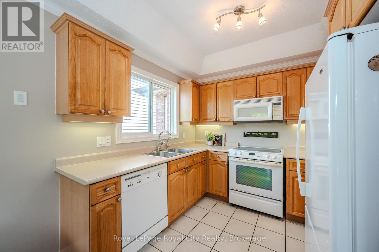 46 Fletcher Court, Guelph, Ontario  N1E 7G8 - Photo 16 - X12061722