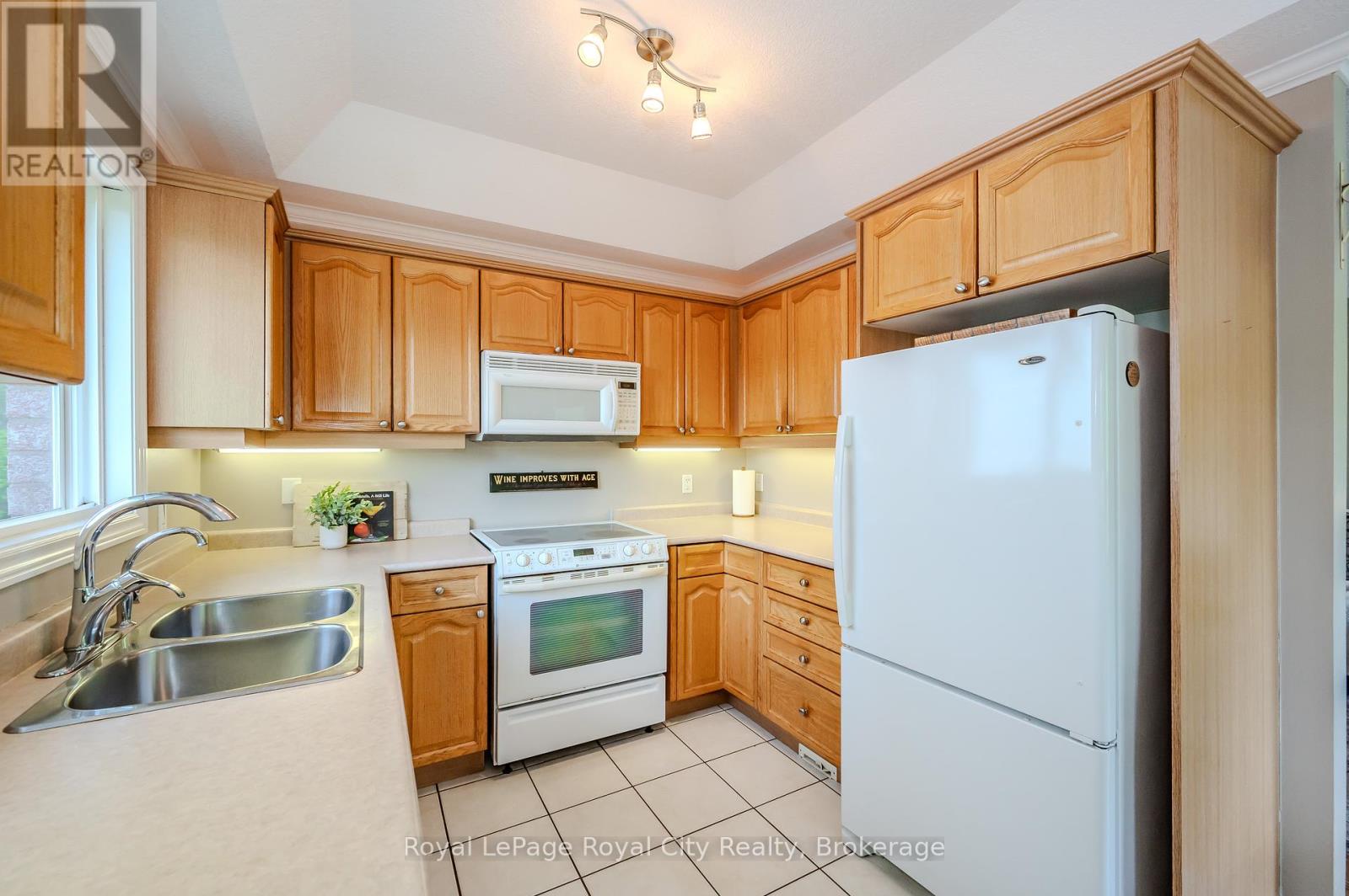 46 Fletcher Court, Guelph, Ontario  N1E 7G8 - Photo 17 - X12061722