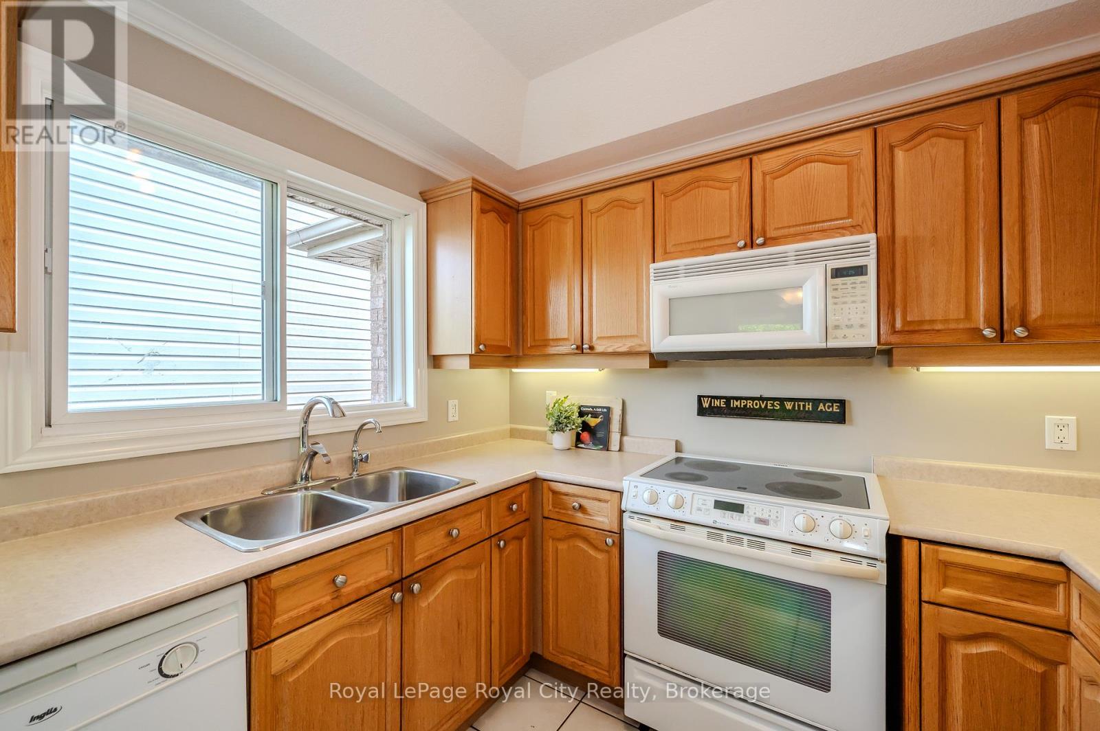46 Fletcher Court, Guelph, Ontario  N1E 7G8 - Photo 18 - X12061722