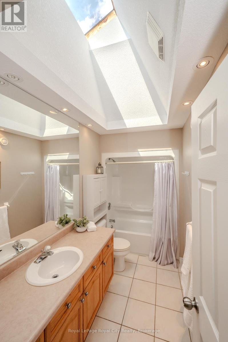 46 Fletcher Court, Guelph, Ontario  N1E 7G8 - Photo 25 - X12061722