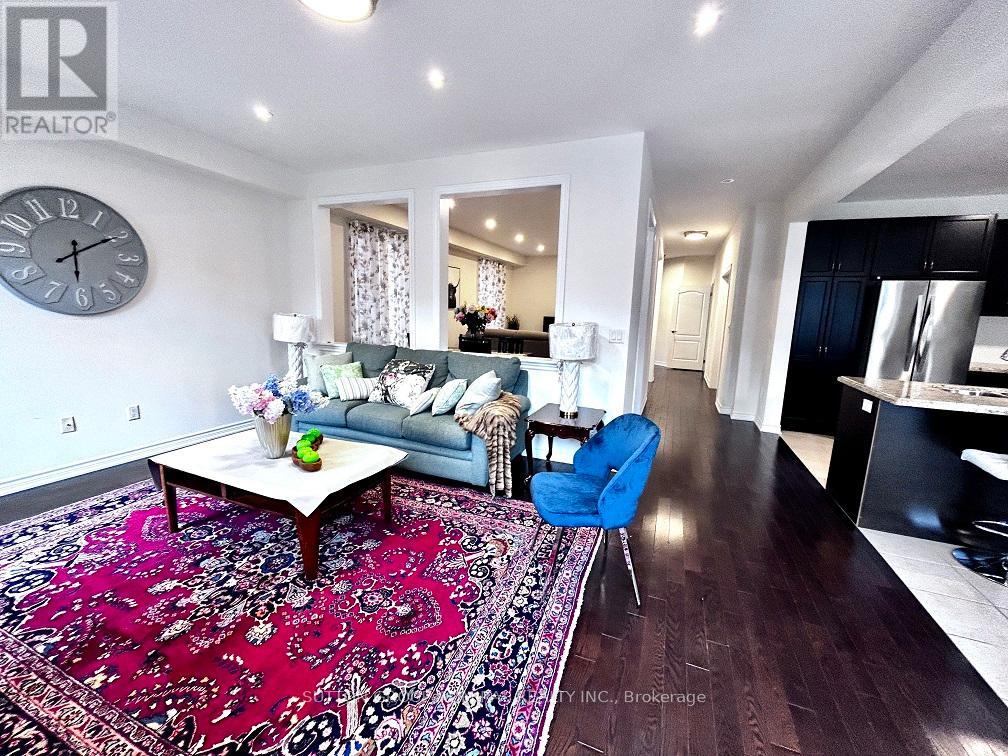 81 Livante Court, Markham, Ontario  L6C 1J5 - Photo 6 - N12061685