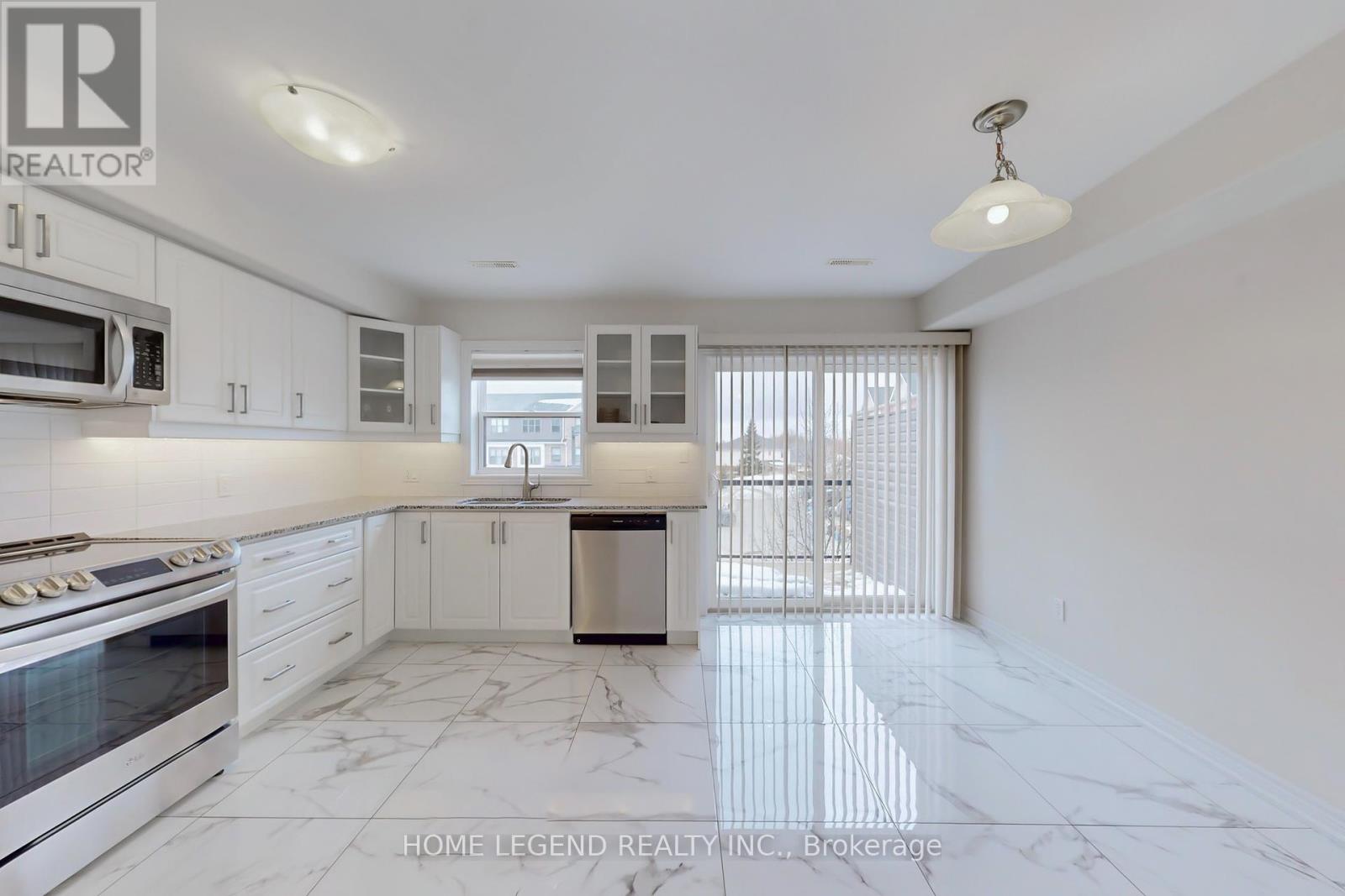 25 - 1 Leggott Avenue, Barrie, Ontario  L4M 0K7 - Photo 12 - S12061644
