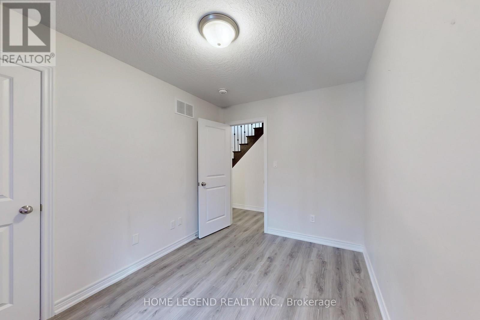 25 - 1 Leggott Avenue, Barrie, Ontario  L4M 0K7 - Photo 36 - S12061644