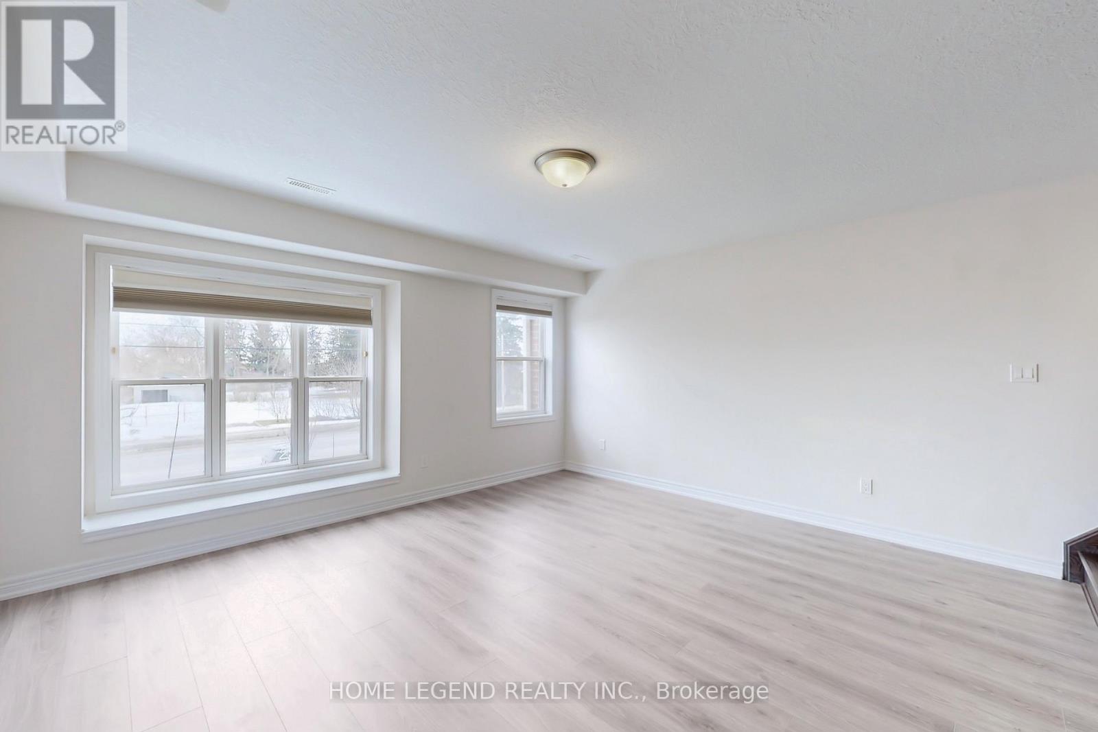 Property at 25 - 1 LEGGOTT AVENUE image 4
