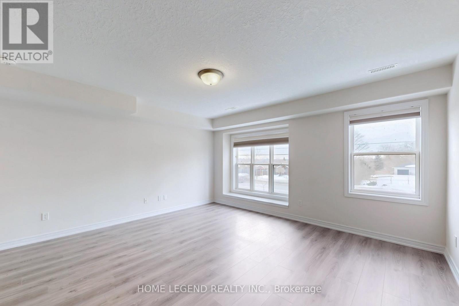 25 - 1 Leggott Avenue, Barrie, Ontario  L4M 0K7 - Photo 6 - S12061644
