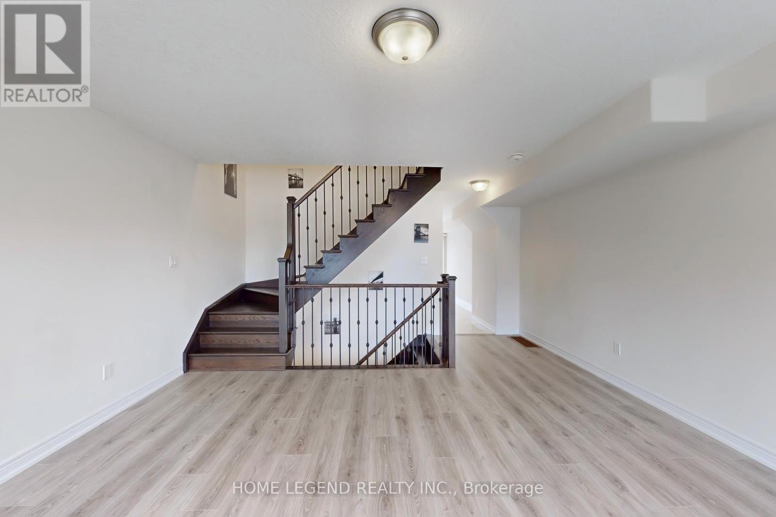 25 - 1 Leggott Avenue, Barrie (Painswick North), Ontario  L4M 0K7 - Photo 8 - S12061644