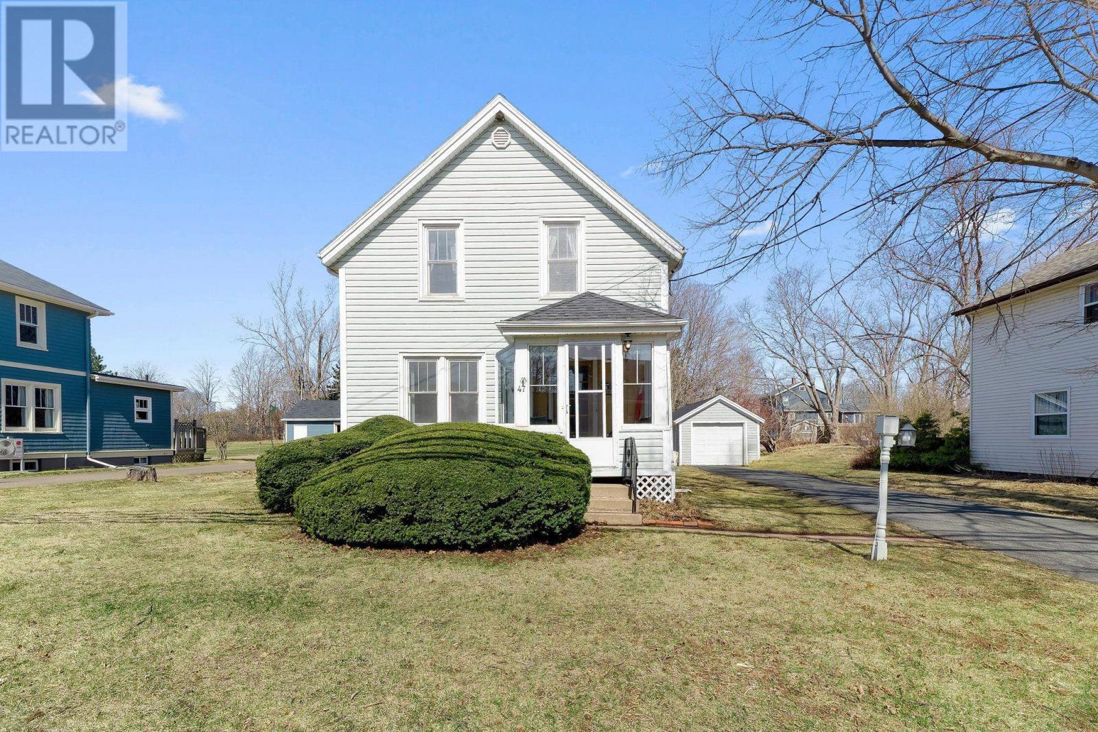 Property at 47 KIRKWOOD Drive image 1