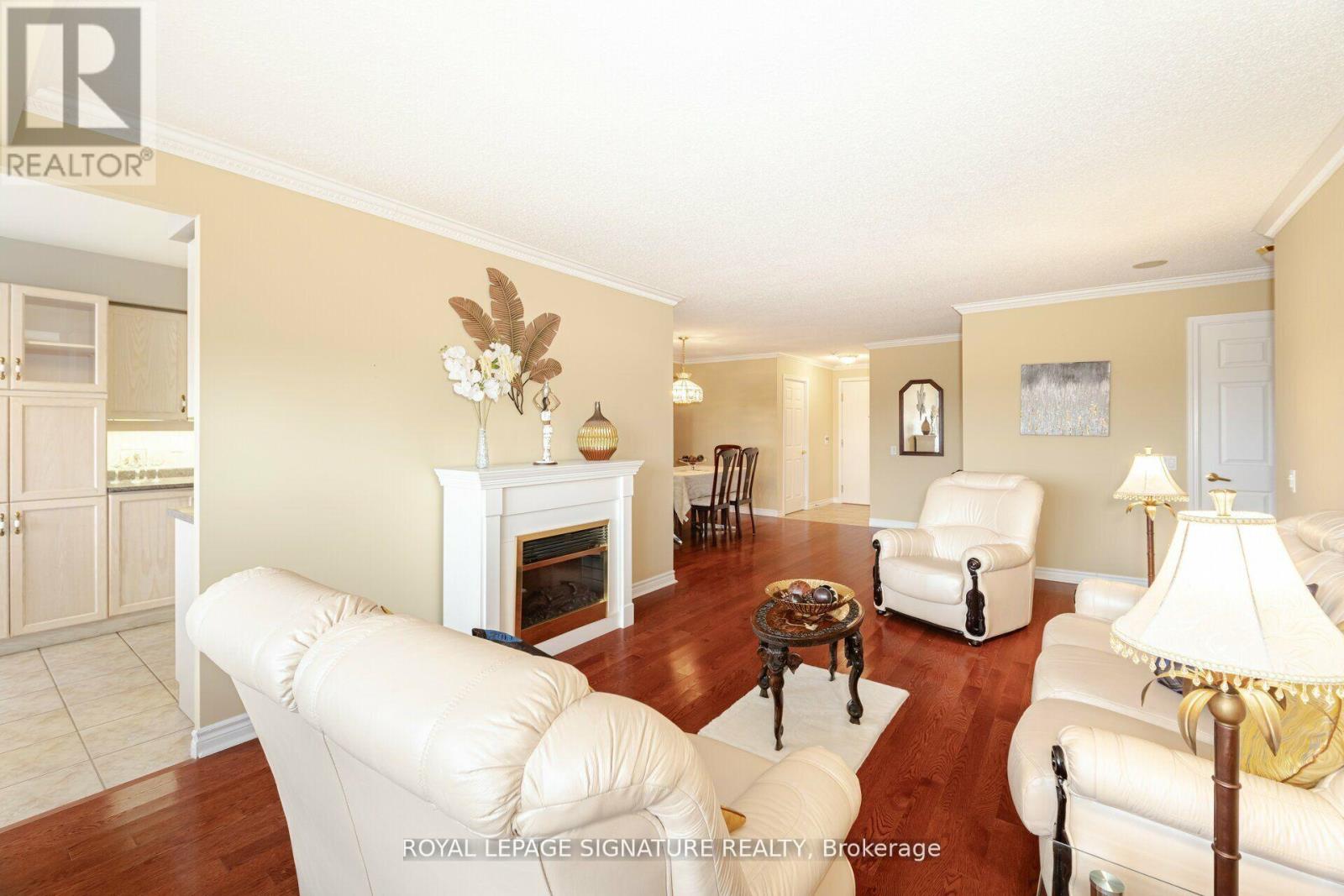1705 - 35 Kingsbridge Garden Circle, Mississauga (Hurontario), Ontario  L5R 3Z5 - Photo 10 - W12061712