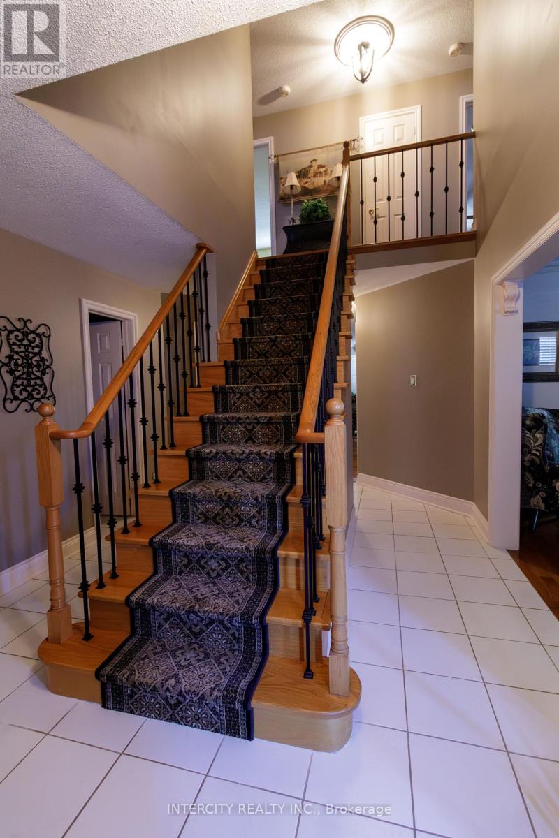 Property at 23 KILLALOE CRESCENT image 5