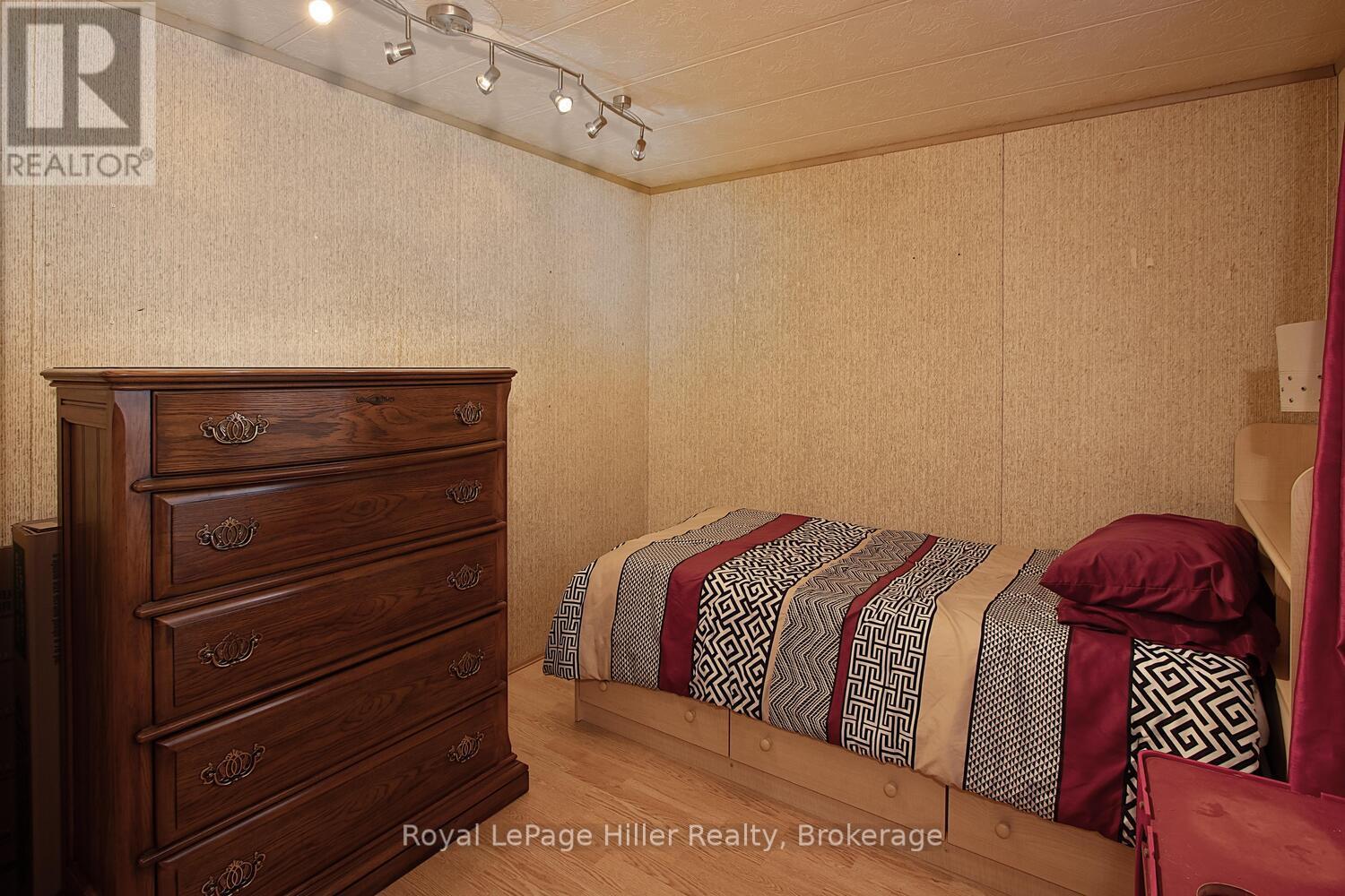 229 Beech Street, Perth East, Ontario  N5A 6S6 - Photo 22 - X12061807