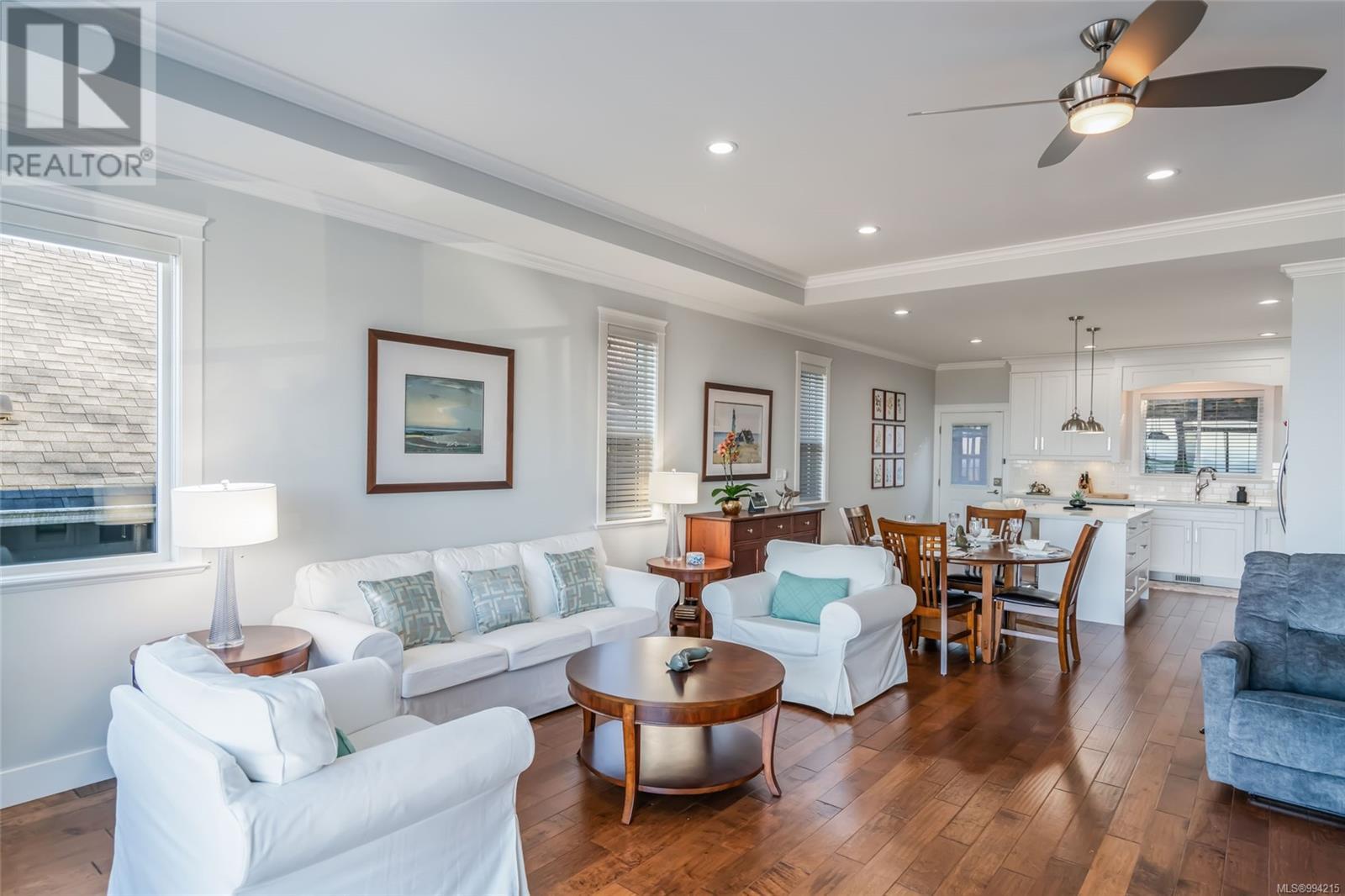 Property at 4631 Laguna Way image 4