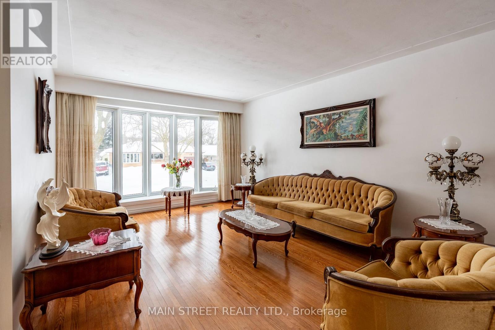 Property at 92 QUEENSTON CRESCENT image 1