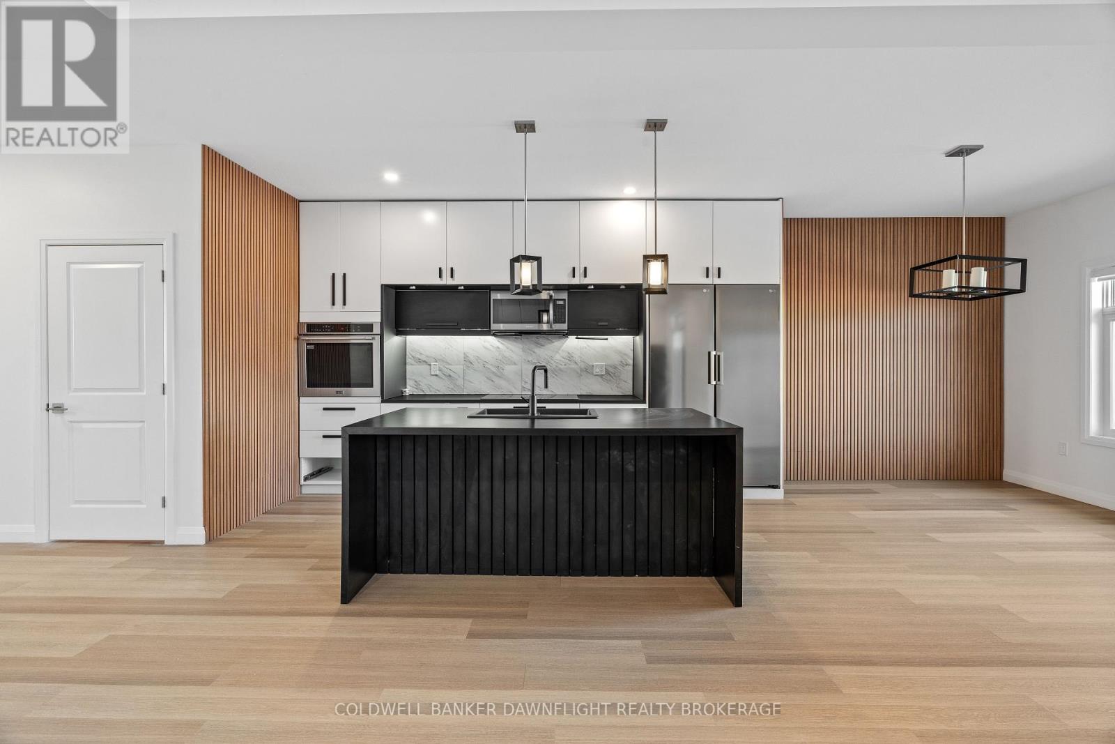 592 Albert Street, South Huron, Ontario  N0M 1S1 - Photo 11 - X12014788