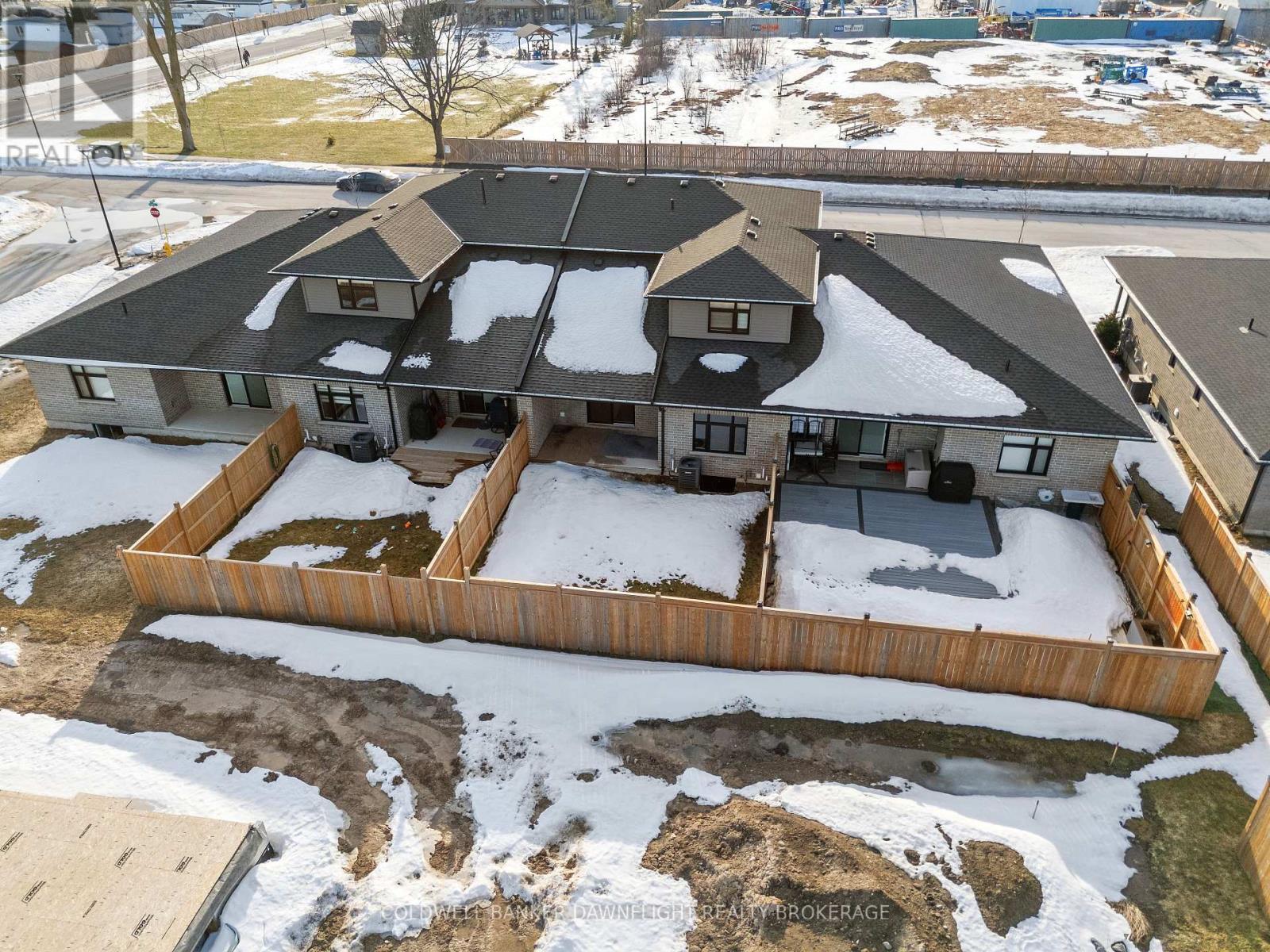 592 Albert Street, South Huron, Ontario  N0M 1S1 - Photo 47 - X12014788