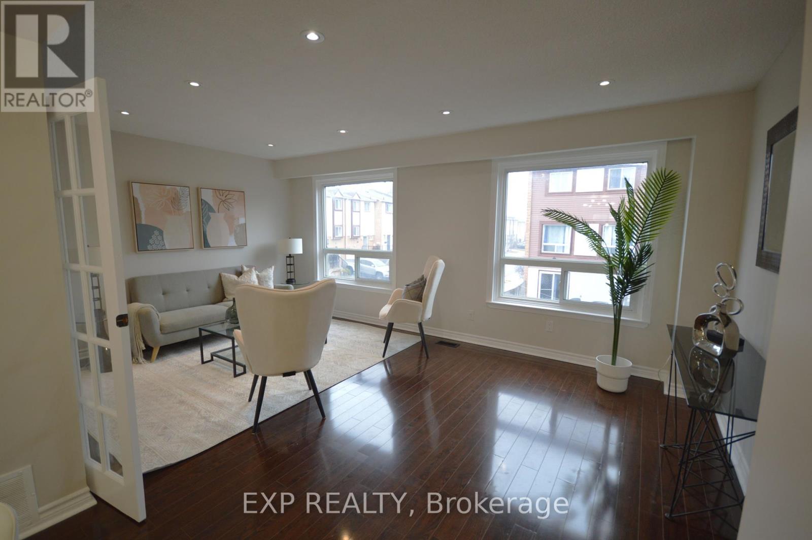 Property at 10 - 18 MOREGATE CRESCENT image 5