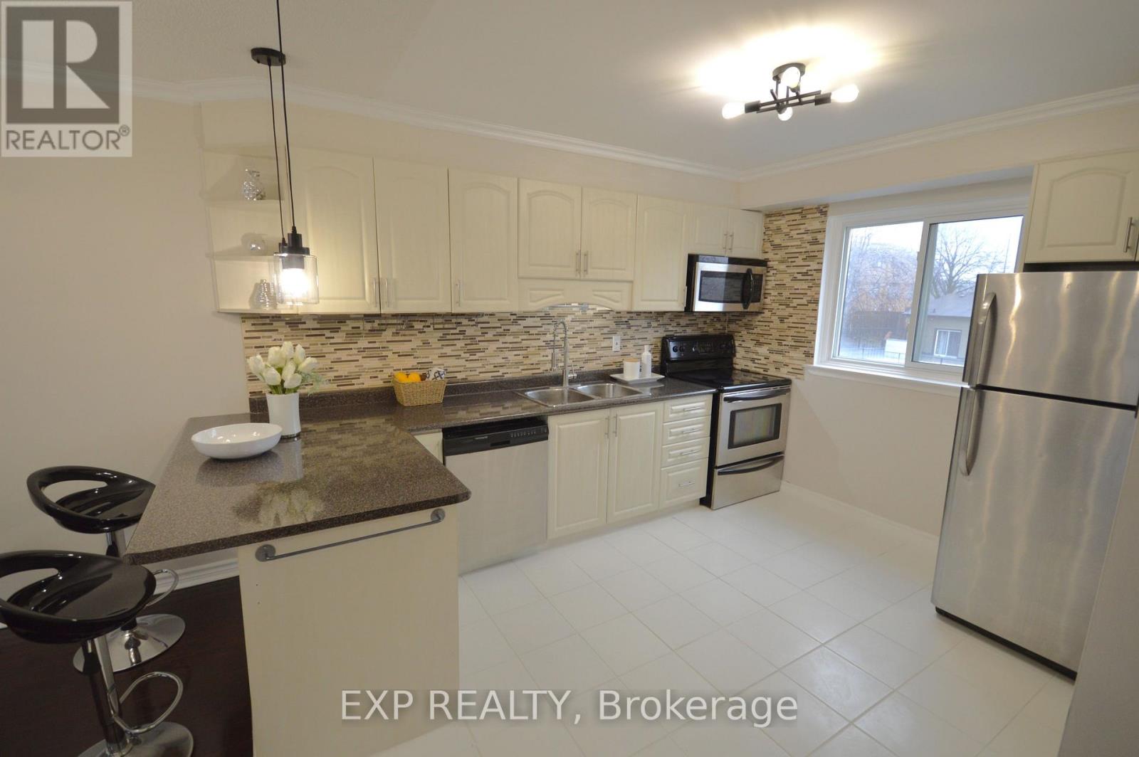 10 - 18 Moregate Crescent, Brampton, Ontario  L6S 3K9 - Photo 8 - W12061787