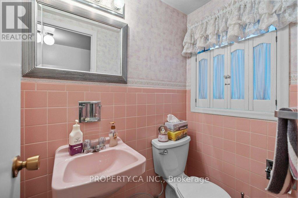 4367 Kerry Drive, Burlington, Ontario  L7L 1W2 - Photo 22 - W12061802
