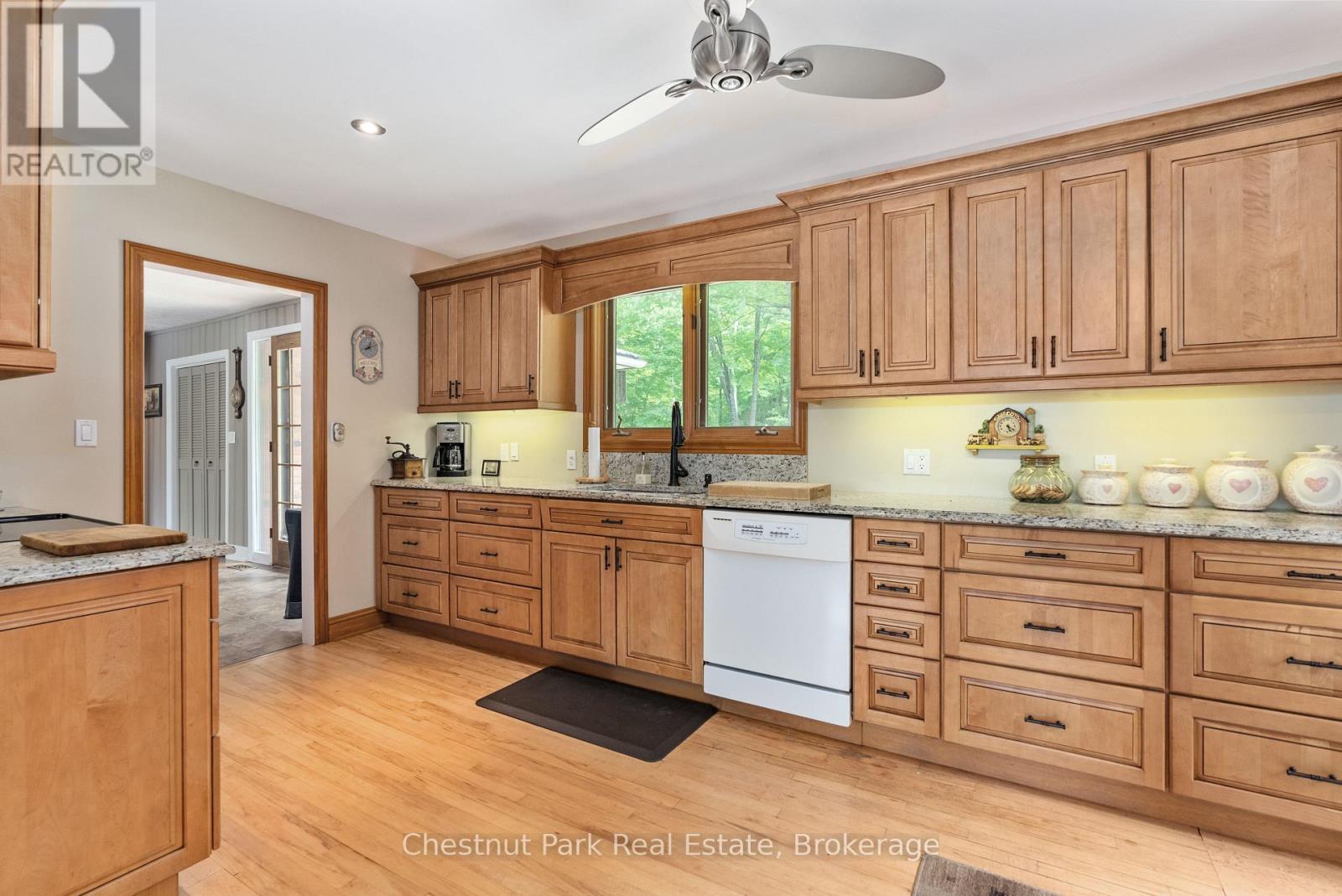 652 North Waseosa Lake Road, Huntsville, Ontario  P1H 2J4 - Photo 8 - X12030812
