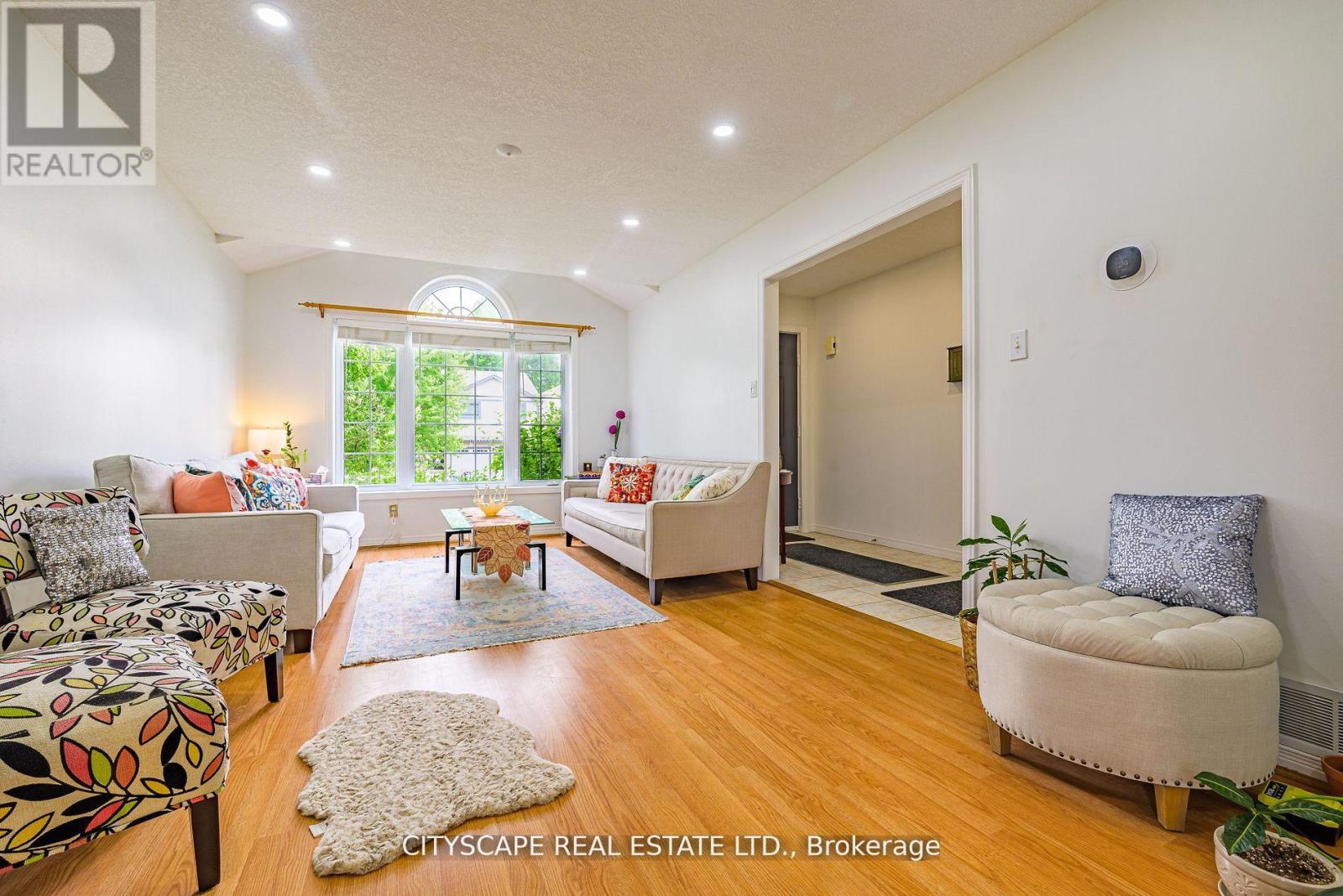 Property at 35 MELRAN DRIVE image 3