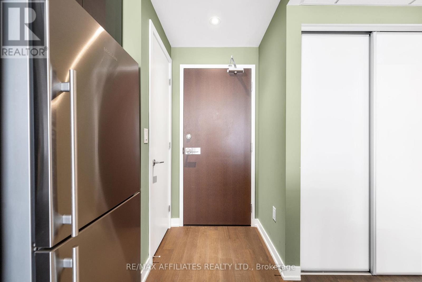 908 - 199 Slater Street, Ottawa, Ontario  K1P 0C8 - Photo 4 - X12061897