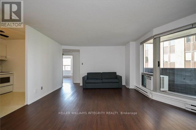 202 - 1380 Prince Of Wales Drive N, Ottawa, Ontario  K2C 3N5 - Photo 4 - X12062025