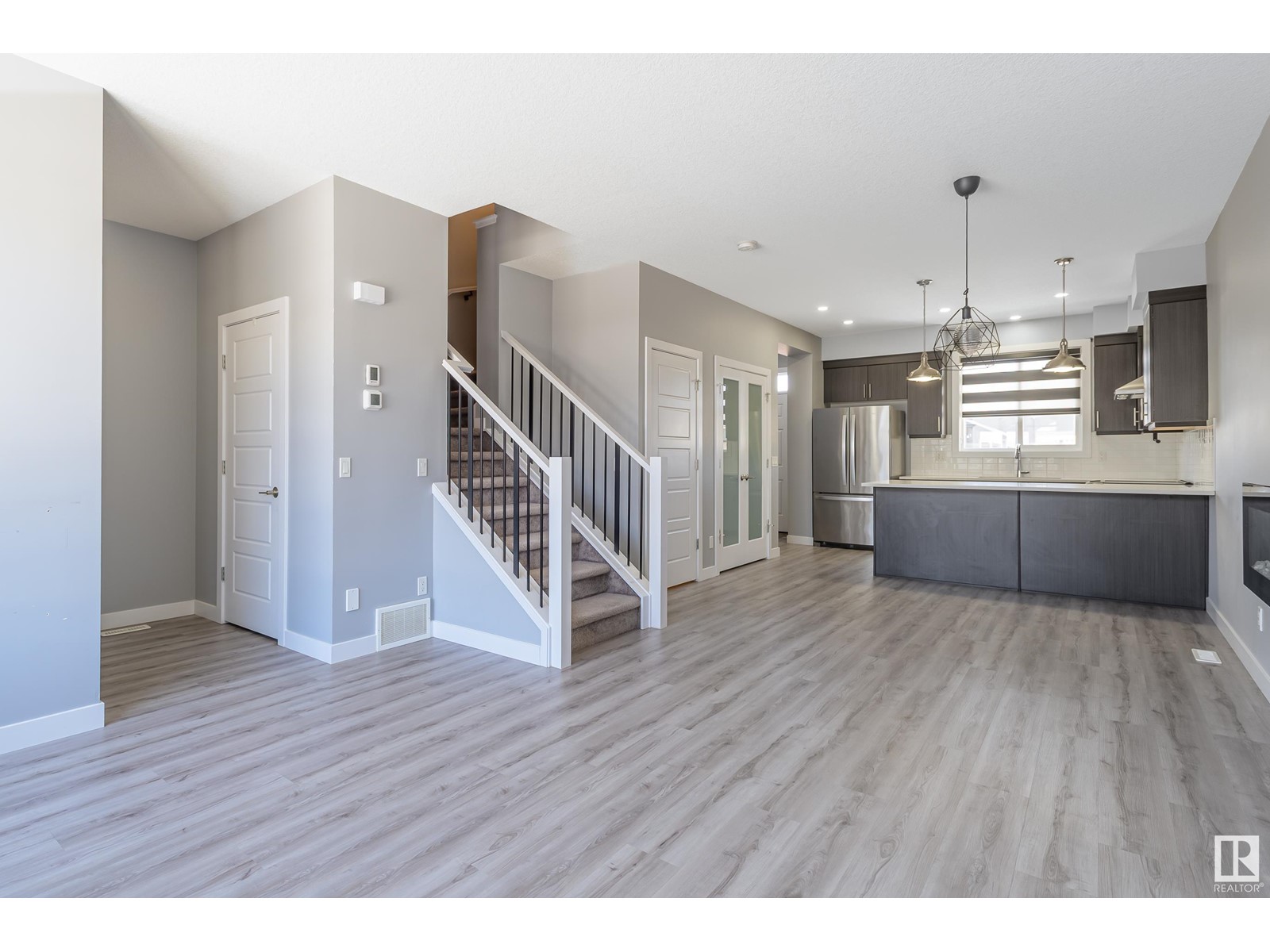 Property at 9332 223 ST NW image 2