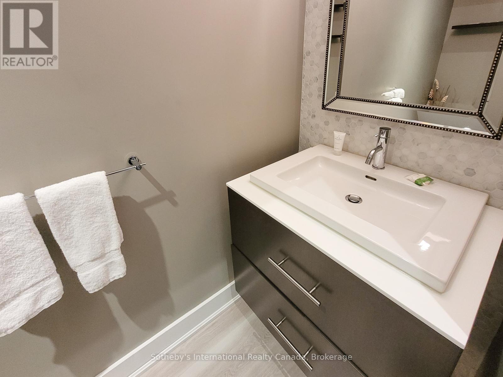 16 Carrick Trail, Gravenhurst, Ontario  P1P 0A2 - Photo 10 - X12061920