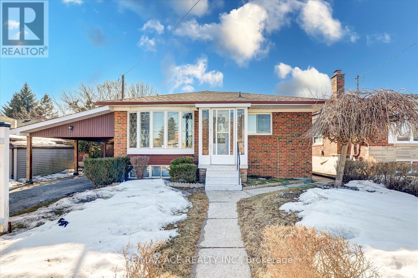 Property at 16 ROSEGLOR CRESCENT image 1