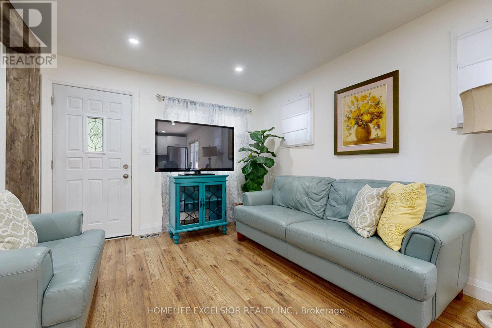Property at 829 ATHOL STREET image 4