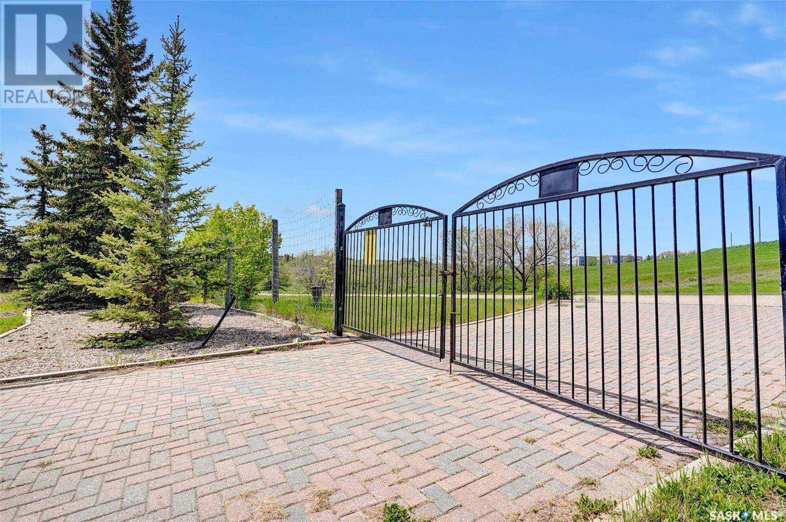 Property at 1055 7th AVENUE SW image 3