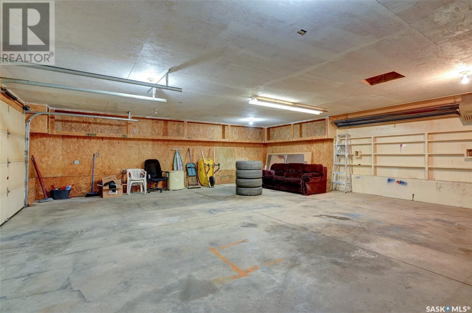 1055 7th Avenue Sw, Moose Jaw, Saskatchewan  S6H 5R2 - Photo 9 - SK000517