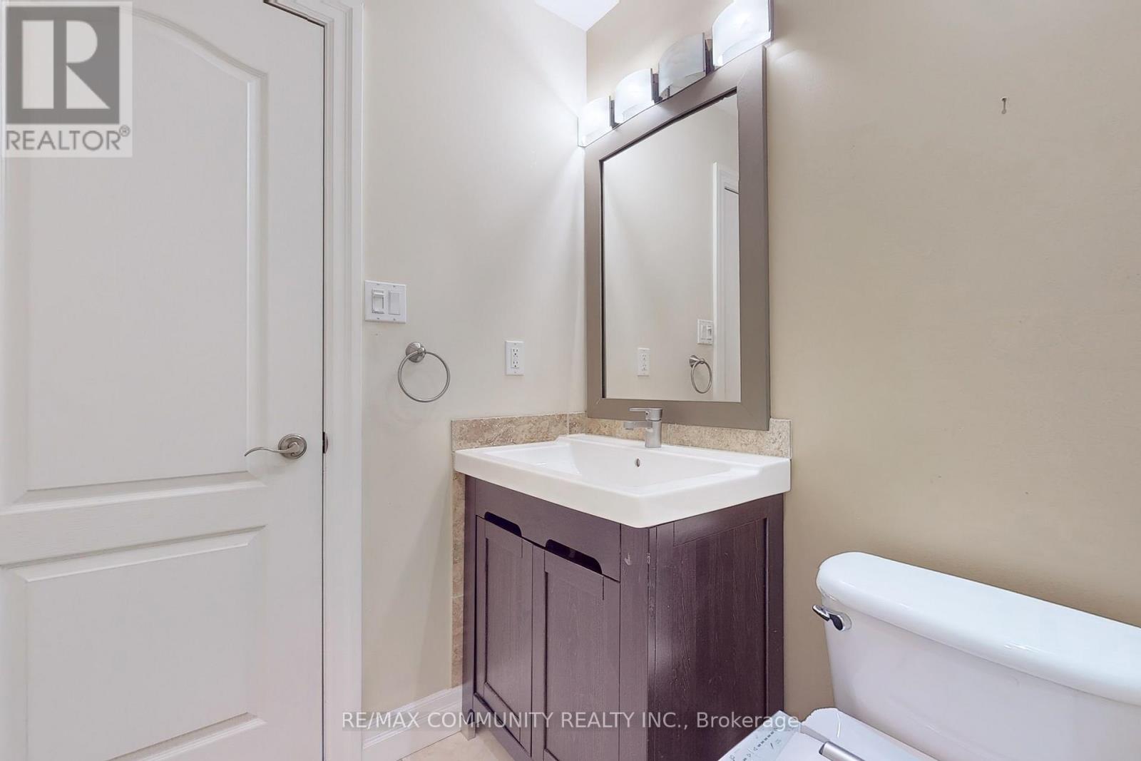 8 - 3030 Lakeshore Boulevard W, Toronto, Ontario  M8V 4C9 - Photo 10 - W12061927