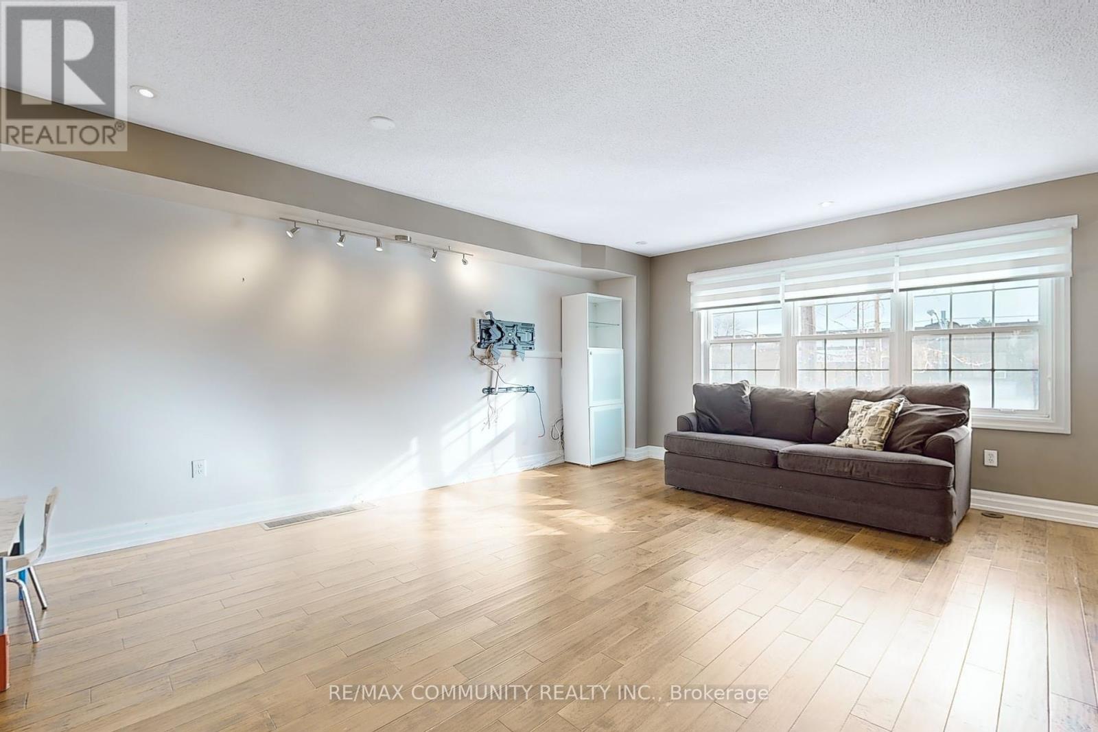 8 - 3030 Lakeshore Boulevard W, Toronto, Ontario  M8V 4C9 - Photo 11 - W12061927