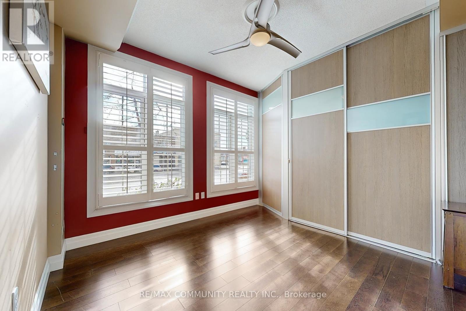 Property at 8 - 3030 LAKESHORE BOULEVARD W image 5