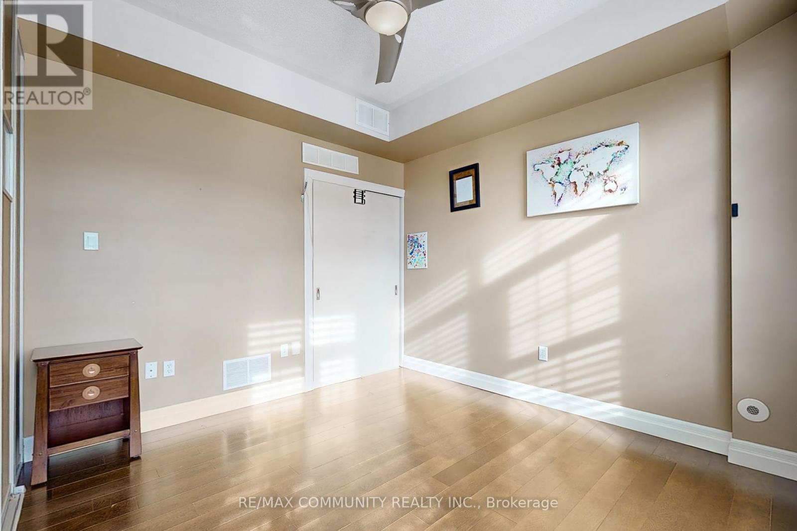8 - 3030 Lakeshore Boulevard W, Toronto, Ontario  M8V 4C9 - Photo 8 - W12061927