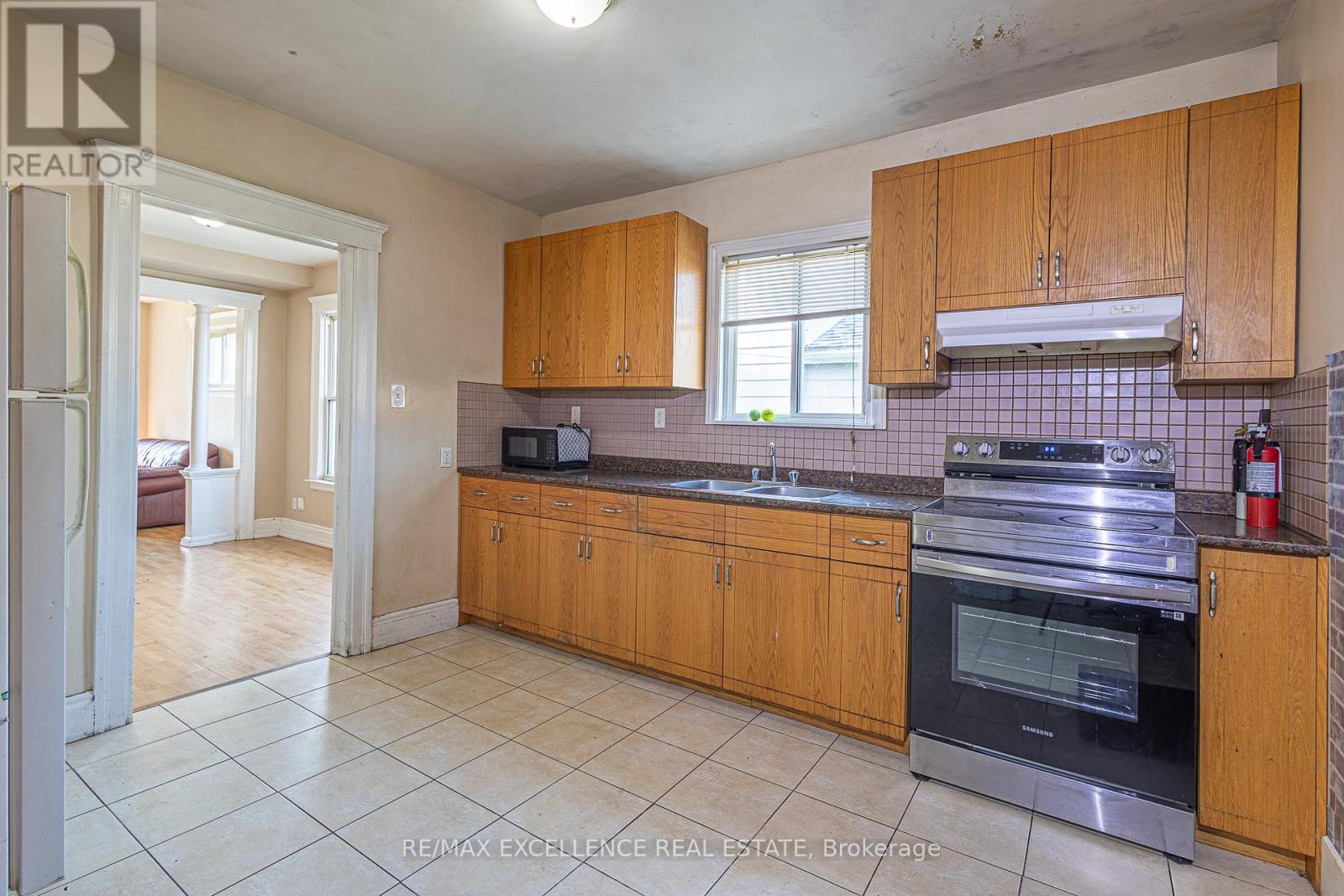 328 Bridge Avenue, Windsor, Ontario  N9B 2M4 - Photo 11 - X12061917