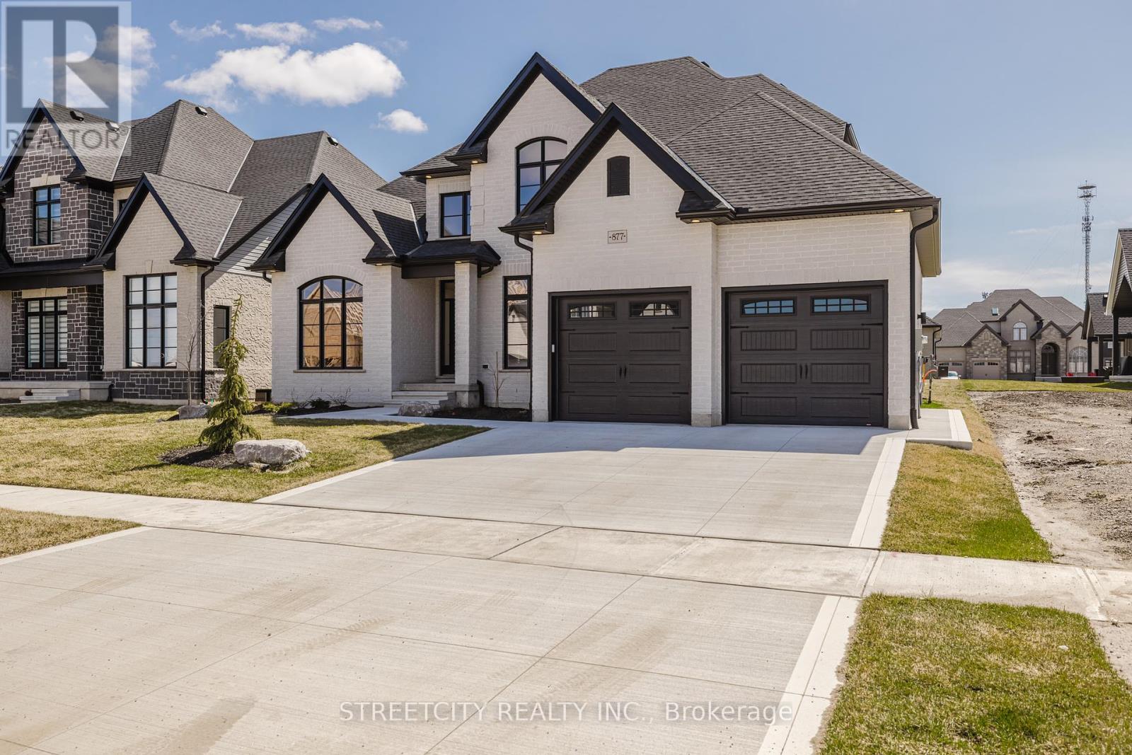 877 EAGLETRACE DRIVE W, London, Ontario
