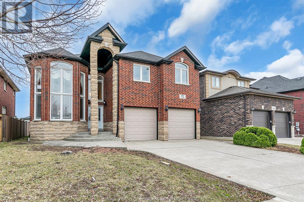Property at 924 MASSIMO image 3