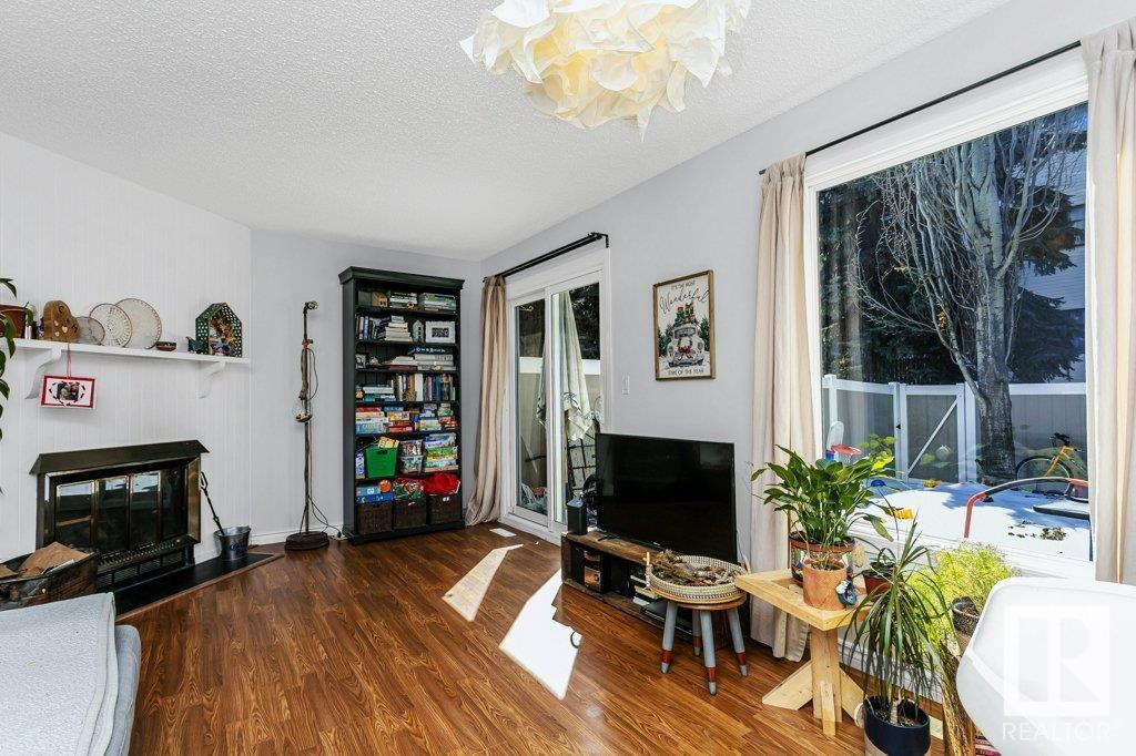 Property at #25 10453 20 AV NW image 1