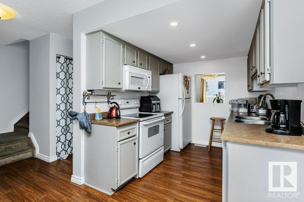 Property at #25 10453 20 AV NW image 5
