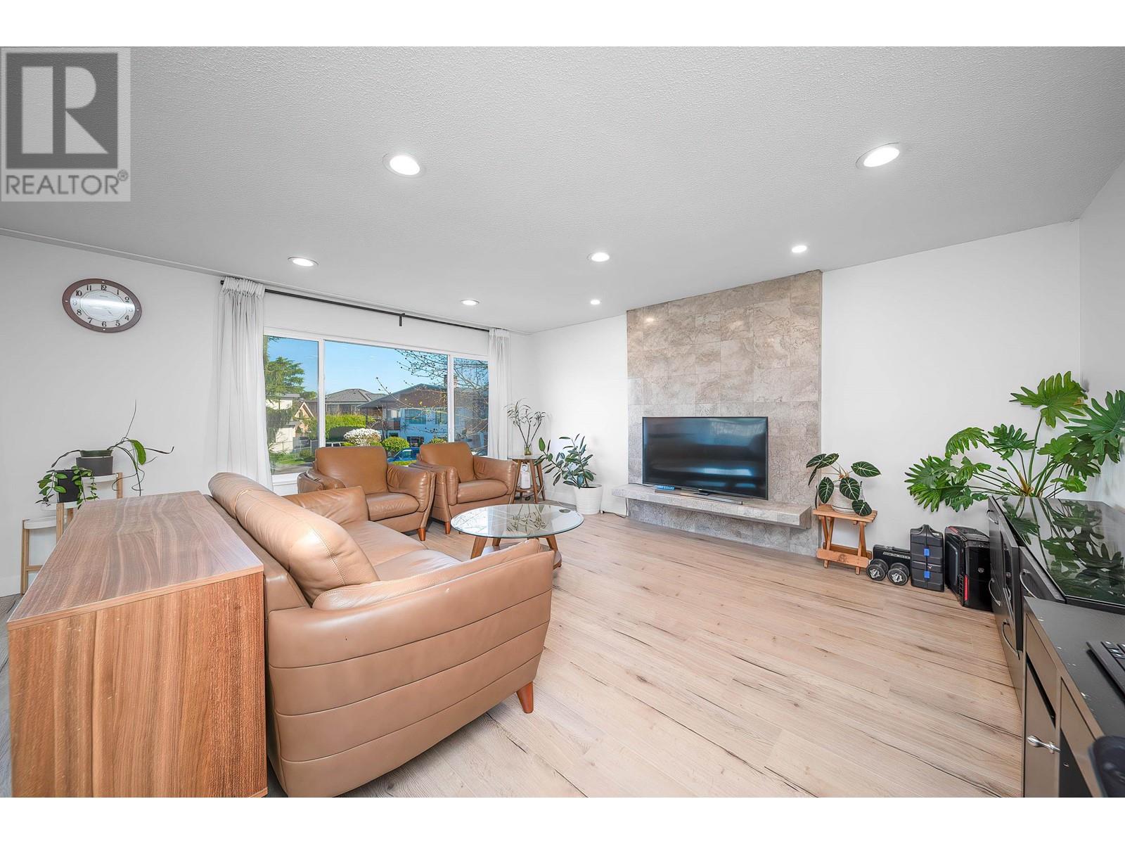 9031 Glenbrook Court, Richmond, British Columbia  V7A 2T1 - Photo 11 - R2985569